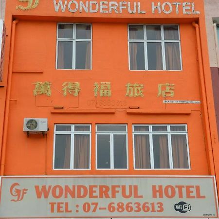 Gf Wonderful Hotel Pontian Kecil Esterno foto
