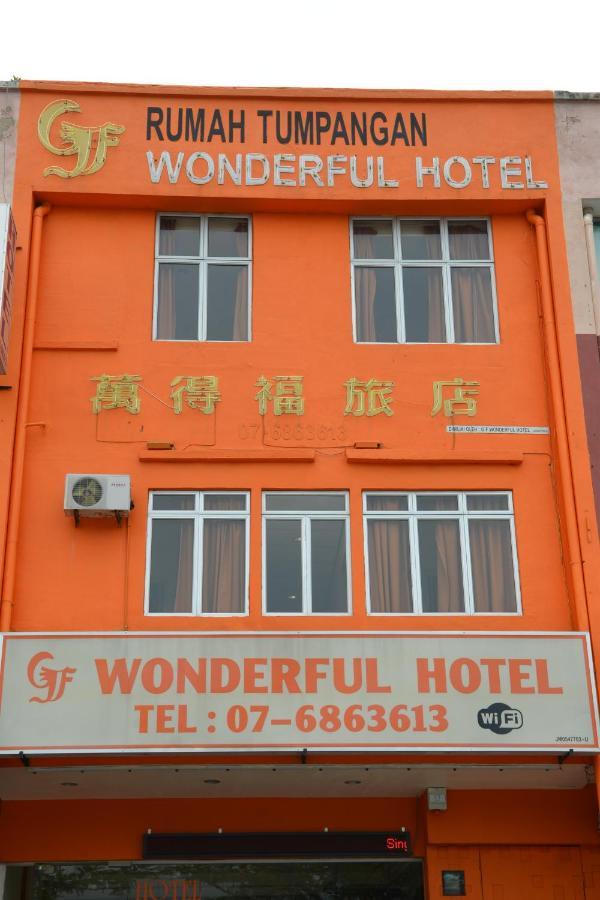 Gf Wonderful Hotel Pontian Kecil Esterno foto