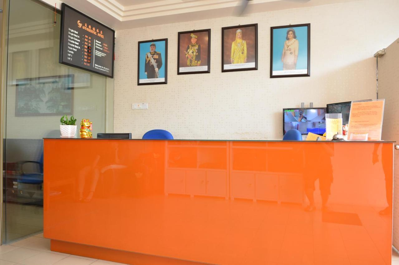 Gf Wonderful Hotel Pontian Kecil Esterno foto