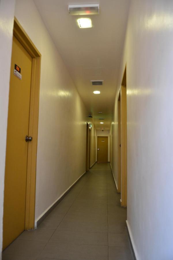 Gf Wonderful Hotel Pontian Kecil Esterno foto