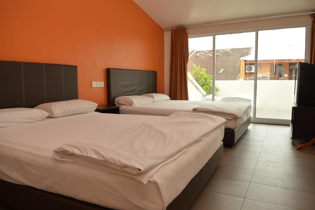 Gf Wonderful Hotel Pontian Kecil Esterno foto